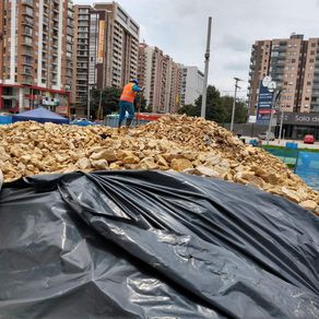 -uploads-products-polietileno-negro-tub-cal26-ancho-de-1m-photos-64114-3